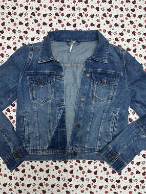 Free People "Rumors" Denim Jacket – Medium Wash - Womens M